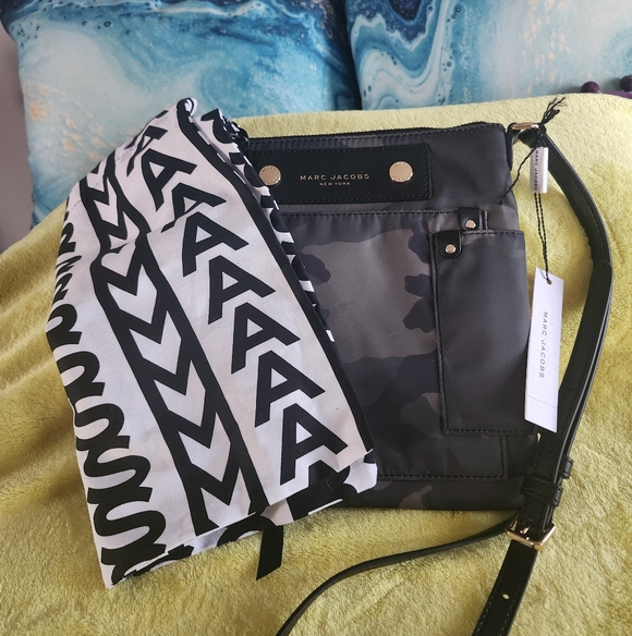 NWT Marc Jacobs Camouflage Crossbody Bag in Green and Black W/ Dustbag - Picture 13 of 13
